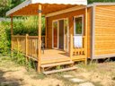 Camping Pas Cher vous présente avec son site Officiel campingpascher.fr, le Camping Ushuaïa Villages Les Fougères classé 4 étoiles, situé sur la commune de Rivedoux Plage dans le département Charente-maritime (Poitou Charentes) en France. Le camping Ushuaïa Villages Les Fougères, vous présente un hébergement de type mobil-home de 18 m² pour 1 personne avec climatisation et télévision. Le camping Ushuaïa Villages Les Fougères vous propose du dimanche 29 mars au dimanche 05 avril 2026, en promotion à -15% pour 7 nuits à 249 € au lieu de 293,0 € soit une Économie de 44 €. Cette location propose 138 dates différentes pour réserver votre séjour. Découvrez également les 12 autres gammes d'hébergements du camping. Les Avis clients pour le Camping Ushuaïa Villages Les Fougères sont excellents avec une note moyenne de 8 sur 10. Mer, Piscine chauffée, Piscine extérieure, Aire de jeux enfants, Centre équestre, Court de tennis, Golf, Ping-pong, Pétanque, Terrain de beach-volley, kiteSurf, Boulangerie, Créperie, Restaurant, Supermarché,... En savoir plus : cliquez-ICI.