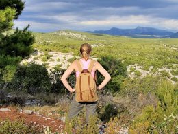 Camping Pas Cher vous présente avec son site Officiel campingpascher.fr, le Camping Le Cézanne classé 2 étoiles, situé sur la commune de Puyloubier dans le département Bouches-du-rhône (Provence Alpes Côte D'azur) en France. Le camping Le Cézanne, vous présente un hébergement de type hébergement insolite de 13 m². Le camping Le Cézanne vous propose du sam. 07 mars au sam. 14 mars 2026 pour 7 nuits à 380€. Cette location propose 239 dates différentes pour réserver votre séjour. Découvrez également les 4 autres gammes d'hébergements du camping. Les Avis clients pour le Camping Le Cézanne sont excellents avec une note moyenne de 10 sur 10. Aire de jeux enfants, Court de tennis, Pétanque, Randonnée, Terrain de football, Dépôt de pain, Épicerie,... En savoir plus : cliquez-ICI.