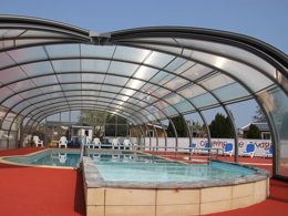 Camping Pas Cher vous présente avec son site Officiel campingpascher.fr, le Camping Le Rivage classé 4 étoiles, situé sur la commune de Quettehou dans le département Manche (Basse Normandie) en France. Le camping Le Rivage vous propose un hébergement de type tente. L'établissement vous propose 14 autres types d'hébergements. Découvrez tous nos séjours à petits prix dans la commune et aux alentours de Quettehou du département : Manche (Basse Normandie). Les Avis clients pour le Camping Le Rivage sont excellents avec une note moyenne de 8 sur 10. Piscine chauffée, Piscine couverte, Club enfants, Aire de jeux enfants, Pétanque, Structure gonflable enfants, Terrain multisports, Trampoline, Dépôt de pain, Plats à emporter, Snack/Bar, Épicerie,... En savoir plus : cliquez-ICI.