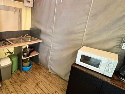 Cliquez pour découvrir toutes les photos de l'HÉBERGEMENT ! tente en toile et bois - Les Pêcheurs photo 7