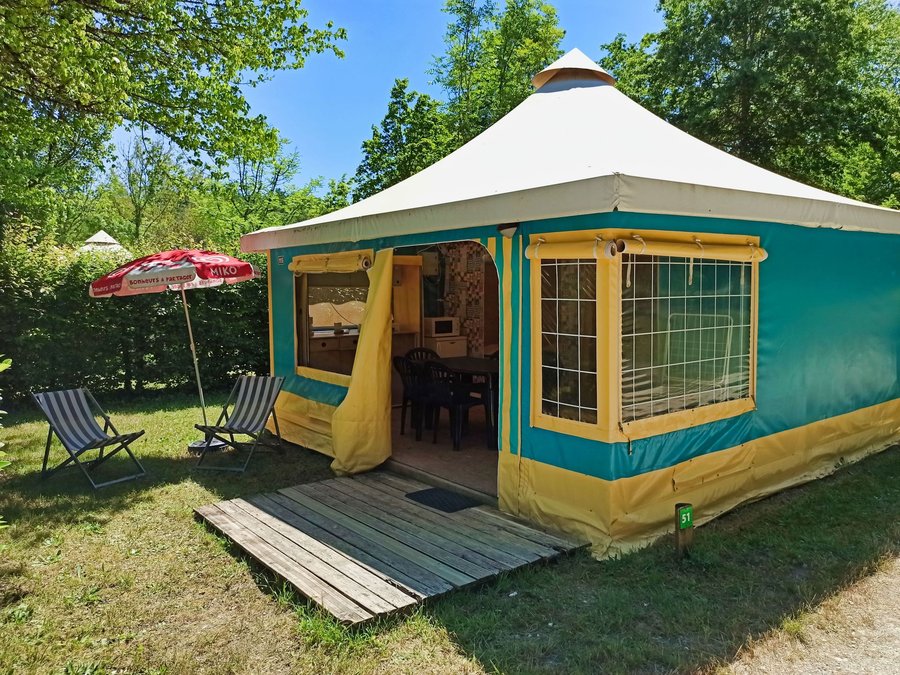 Camping Pas Cher vous présente avec son site Officiel campingpascher.fr, le Établissement Du Lac De Lislebonne, situé sur la commune de Reaup Lisse dans le département Lot-et-garonne (Aquitaine) en France. L'établissement Du Lac De Lislebonne vous propose un hébergement de type bungalow toilé de 25 m². L'établissement vous propose 8 autres types d'hébergements. Découvrez tous nos séjours à petits prix dans la commune et aux alentours de Reaup Lisse du département : Lot-et-garonne (Aquitaine).... En savoir plus : cliquez-ICI.