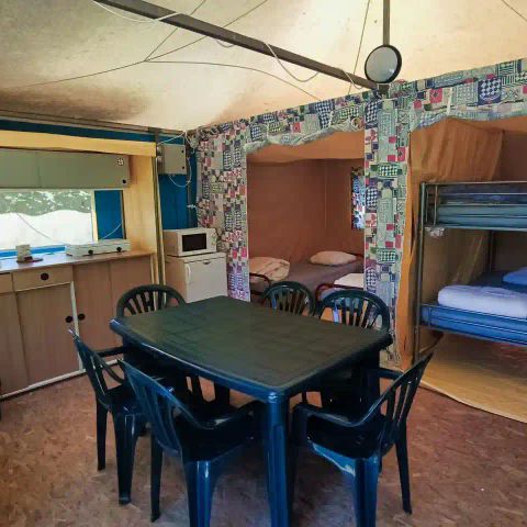 Cliquez pour découvrir toutes les photos de l'HÉBERGEMENT ! bungalow toilé - Du Lac De Lislebonne photo 3