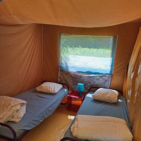 Cliquez pour découvrir toutes les photos de l'HÉBERGEMENT ! bungalow toilé - Du Lac De Lislebonne photo 5