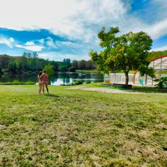 Camping Pas Cher vous présente avec son site Officiel campingpascher.fr, le Établissement Du Lac De Lislebonne, situé sur la commune de Reaup Lisse dans le département Lot-et-garonne (Aquitaine) en France. L'établissement Du Lac De Lislebonne vous propose un hébergement de type mobilhome de 29 m². L'établissement vous propose 8 autres types d'hébergements. Découvrez tous nos séjours à petits prix dans la commune et aux alentours de Reaup Lisse du département : Lot-et-garonne (Aquitaine).... En savoir plus : cliquez-ICI.