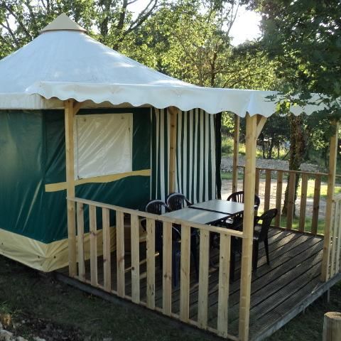 Cliquez pour découvrir toutes les photos de l'HÉBERGEMENT ! bungalow toilé - Bellevue photo 4