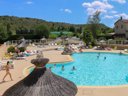 Camping Pas Cher vous présente avec son site Officiel campingpascher.fr, le Camping La Plaine classé 4 étoiles, situé sur la commune de Rosieres dans le département Ardèche (Rhône Alpes) en France. Le camping La Plaine vous propose un hébergement de type mobil-home de 31 m² avec climatisation. L'établissement vous propose 7 autres types d'hébergements. Découvrez tous nos séjours à petits prix dans la commune et aux alentours de Rosieres du département : Ardèche (Rhône Alpes). Les Avis clients pour le Camping La Plaine sont excellents avec une note moyenne de 8 sur 10. Piscine chauffée, Piscine extérieure, Animations familiales, Aire de jeux enfants, Baby-foot, Court de tennis, Flipper, Ping-pong, Pétanque, Bar, Dépôt de pain, Pizzeria,... En savoir plus : cliquez-ICI.