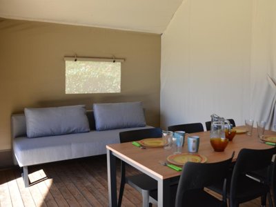 Cliquez pour découvrir toutes les photos de l'HÉBERGEMENT ! tente en toile et bois - Flower Les Mijeannes photo 2