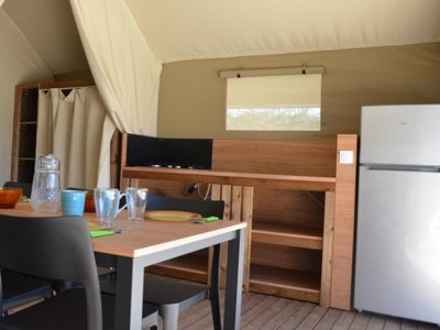 Cliquez pour découvrir toutes les photos de l'HÉBERGEMENT ! tente en toile et bois - Flower Les Mijeannes photo 3