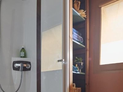 Cliquez pour découvrir toutes les photos de l'HÉBERGEMENT ! tente en toile et bois - Les Chèvrefeuilles photo 9