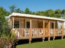 Camping Pas Cher vous présente avec son site Officiel campingpascher.fr, le Camping Les Chèvrefeuilles classé 4 étoiles, situé sur la commune de Royan dans le département Charente-maritime (Poitou Charentes) en France. Le camping Les Chèvrefeuilles, vous présente un hébergement de type mobil-home de 16 m² et télévision. Le camping Les Chèvrefeuilles vous propose du lundi 25 mai au lundi 01 juin 2026 pour 7 nuits à 232€. Cette location propose 146 dates différentes pour réserver votre séjour. Découvrez également les 6 autres gammes d'hébergements du camping. Les Avis clients pour le Camping Les Chèvrefeuilles sont excellents avec une note moyenne de 8 sur 10. Piscine chauffée, Piscine extérieure, Animations familiales, Club enfants, Aire de jeux enfants, Centre équestre, Golf, Ping-pong, Pétanque, Structure gonflable enfants, Terrain multisports, Tir à l’arc, Bar, Boulangerie, Bureau de tabac, Dépôt de pain, Food truck, Restaurant, Station-service, Supermarché, Épicerie,... En savoir plus : cliquez-ICI.