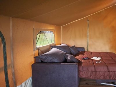 Cliquez pour découvrir toutes les photos de l'HÉBERGEMENT ! tente en toile et bois - Le Pont photo 3