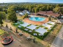 Camping Pas Cher vous présente avec son site Officiel campingpascher.fr, le Camping Les Cigales -Ciela Village classé 4 étoiles, situé sur la commune de Rocamadour dans le département Lot (Midi Pyrénées) en France. Le camping Les Cigales - Ciela Village vous propose un hébergement de type mobil-home de 32 m² pour 4 personnes avec climatisation (télévision). L'établissement vous propose 9 autres types d'hébergements. Découvrez tous nos séjours à petits prix dans la commune et aux alentours de Rocamadour du département : Lot (Midi Pyrénées). Les Avis clients pour le Camping Les Cigales -Ciela Village sont excellents avec une note moyenne de 8 sur 10. Parc aquatique, Piscine couverte, Piscine extérieure, Animations familiales, Club enfants, Aire de jeux enfants, Baby-foot, Canoë-kayak, Centre équestre, Court de tennis, Cyclisme, Flipper, Golf, Ping-pong, Piscine, Pétanque, Randonnée, Structure gonflable enfants, Trampoline, Bar, Dépôt de pain, Snack/Bar, Station-service, Supermarché, Épicerie,... En savoir plus : cliquez-ICI.