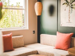 Camping Pas Cher vous présente avec son site Officiel campingpascher.fr, le Camping Les Cigales -Ciela Village classé 4 étoiles, situé sur la commune de Rocamadour dans le département Lot (Midi Pyrénées) en France. Le camping Les Cigales - Ciela Village, vous présente un hébergement de type mobil-home de 40 m² pour 6 personnes avec climatisation et télévision. Le camping Les Cigales - Ciela Village vous propose du dimanche 27 septembre au dimanche 04 octobre 2026, en promotion à -14% pour 7 nuits à 423,30 € au lieu de 498,0 € soit une Économie de 74,70 €. Cette location propose 113 dates différentes pour réserver votre séjour. Découvrez également les 7 autres gammes d'hébergements du camping. Les Avis clients pour le Camping Les Cigales -Ciela Village sont excellents avec une note moyenne de 8 sur 10. Parc aquatique, Piscine couverte, Piscine extérieure, Animations familiales, Club enfants, Aire de jeux enfants, Baby-foot, Canoë-kayak, Centre équestre, Court de tennis, Cyclisme, Flipper, Golf, Ping-pong, Piscine, Pétanque, Randonnée, Structure gonflable enfants, Trampoline, Bar, Dépôt de pain, Snack/Bar, Station-service, Supermarché, Épicerie,... En savoir plus : cliquez-ICI.