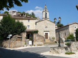 Camping Pas Cher vous présente avec son site Officiel campingpascher.fr, le Camping Universal classé 4 étoiles, situé sur la commune de Rochegude dans le département Gard (Languedoc Roussillon) en France. Le camping Universal vous propose un hébergement de type chalet de 30 m². L'établissement vous propose 4 autres types d'hébergements. Découvrez tous nos séjours à petits prix dans la commune et aux alentours de Rochegude du département : Gard (Languedoc Roussillon). Les Avis clients pour le Camping Universal sont excellents avec une note moyenne de 8 sur 10. Piscine chauffée, Piscine extérieure, Animation enfants, Animations familiales, Aire de jeux enfants, Baby-foot, Canoë-kayak, Centre équestre, Flipper, Golf, Ping-pong, Piscine, Pétanque, Terrain de football, Bar, Plats à emporter, Snack/Bar, Épicerie,... En savoir plus : cliquez-ICI.