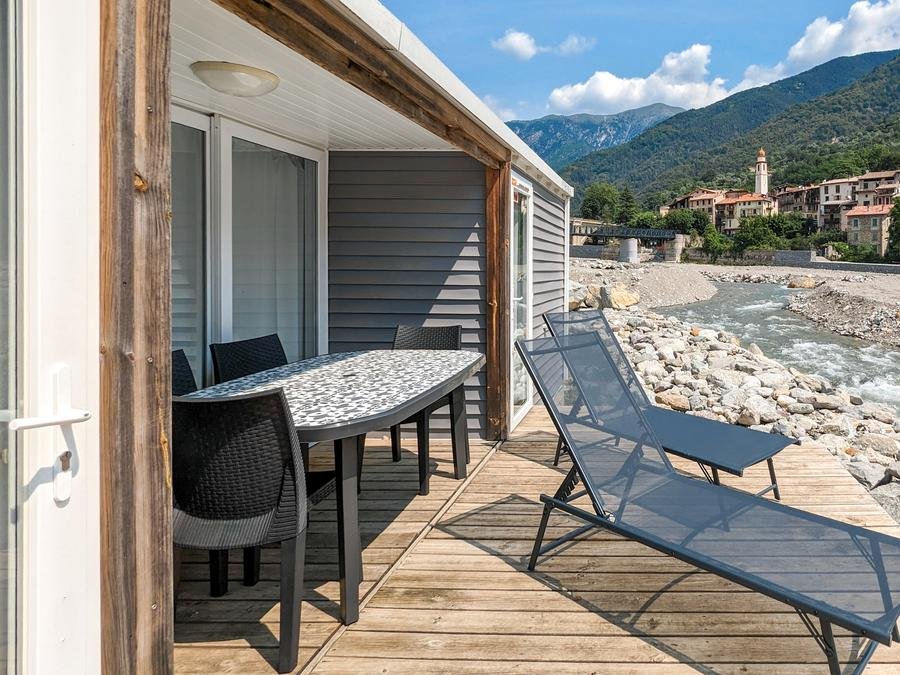 Camping Pas Cher vous présente avec son site Officiel campingpascher.fr, le Camping Les Templiers classé 3 étoiles, situé sur la commune de Roquebilliere dans le département Alpes-maritimes (Provence Alpes Côte D'azur) en France. Le camping Les Templiers, vous présente un hébergement de type mobil-home de 36 m² pour 4 personnes avec climatisation et télévision. Le camping Les Templiers vous propose du dimanche 14 juin au dimanche 21 juin 2026 pour 7 nuits à 727.95€. Cette location propose 17 dates différentes pour réserver votre séjour. Découvrez également les 9 autres gammes d'hébergements du camping. Les Avis clients pour le Camping Les Templiers sont excellents avec une note moyenne de 8 sur 10. Piscine extérieure, Aire de jeux enfants, Baby-foot, Canyoning, Centre équestre, Court de padel en extérieur, Court de tennis, Escalade, Ping-pong, Pétanque, Randonnée, Terrain de football, Terrain multisports, Brasserie, Bureau de tabac, Dépôt de pain, Pizzeria, Restaurant, Station-service, Supermarché, Épicerie,... En savoir plus : cliquez-ICI.
