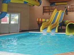 Camping Pas Cher vous présente avec son site Officiel campingpascher.fr, le Camping Flower Vitamin classé 4 étoiles, situé sur la commune de Saint Aubin Sur Scie dans le département Seine-maritime (Haute Normandie) en France. Le camping Flower Vitamin vous propose un hébergement de type mobil-home de 17 m² (télévision). L'établissement vous propose 11 autres types d'hébergements. Découvrez tous nos séjours à petits prix dans la commune et aux alentours de Saint Aubin Sur Scie du département : Seine-maritime (Haute Normandie). Les Avis clients pour le Camping Flower Vitamin sont excellents avec une note moyenne de 8 sur 10. Parc aquatique, Piscine couverte, Piscine extérieure, Animations familiales, Aire de jeux enfants, Baby-foot, Canoë-kayak, Flipper, Golf, Ping-pong, Planche à voile, Plongée, Pétanque, Salle de fitness, Terrain multisports, Bar, Boulangerie, Brasserie, Snack/Bar, Supermarché, Épicerie,... En savoir plus : cliquez-ICI.