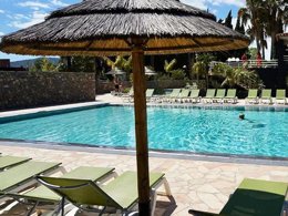 Camping Pas Cher vous présente avec son site Officiel campingpascher.fr, le Camping Sandaya L'Etoile D'Argens classé 5 étoiles, situé sur la commune de Saint Aygulf dans le département Var (Provence Alpes Côte D'azur) en France. Le camping Sandaya L'Etoile D'Argens vous propose un hébergement de type mobil-home de 38 m² avec climatisation (télévision). L'établissement vous propose 9 autres types d'hébergements. Découvrez tous nos séjours à petits prix dans la commune et aux alentours de Saint Aygulf du département : Var (Provence Alpes Côte D'azur). Les Avis clients pour le Camping Sandaya L'Etoile D'Argens sont excellents avec une note moyenne de 8 sur 10. Piscine chauffée, Piscine extérieure, Animations familiales, Club ados, Club enfants, Aire de jeux enfants, Canoë-kayak, Centre équestre, Court de tennis, Cyclisme, Golf, Ping-pong, Plongée, Pétanque, Randonnée, Salle de fitness, Terrain multisports, Voile, kiteSurf, Bar, Snack/Bar, Épicerie,... En savoir plus : cliquez-ICI.