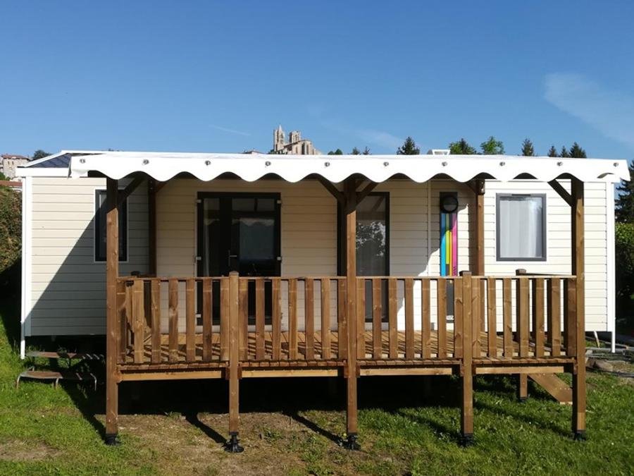 Camping Pas Cher vous présente avec son site Officiel campingpascher.fr, le Camping De La Belle Etoile classé 3 étoiles, situé sur la commune de Saint Bonnet Le Chateau dans le département Loire (Rhône Alpes) en France. Le camping De La Belle Etoile vous propose un hébergement de type mobil-home de 32 m² (télévision). L'établissement vous propose 10 autres types d'hébergements. Découvrez tous nos séjours à petits prix dans la commune et aux alentours de Saint Bonnet Le Chateau du département : Loire (Rhône Alpes). Les Avis clients pour le Camping De La Belle Etoile sont excellents avec une note moyenne de 8 sur 10. Lac, Piscine chauffée, Piscine extérieure, Animations familiales, Aire de jeux enfants, Baby-foot, Court de tennis, Cyclisme, Ping-pong, Pétanque, Randonnée, Bar, Snack/Bar, Supermarché, Épicerie,... En savoir plus : cliquez-ICI.