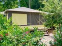 Cliquez pour découvrir toutes les photos de l'HÉBERGEMENT ! bungalow toilé - camping Le Sagone photo 2