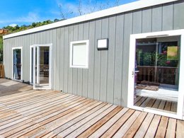 Camping Pas Cher vous présente avec son site Officiel campingpascher.fr, le Camping Le Sagone classé 4 étoiles, situé sur la commune de Sagone dans le département Corse Du Sud (Corse) en France. Le camping Le Sagone vous propose un hébergement de type bungalow toilé de 25 m² pour 2 personnes. L'établissement vous propose 8 autres types d'hébergements. Découvrez tous nos séjours à petits prix dans la commune et aux alentours de Sagone du département : Corse Du Sud (Corse). Les Avis clients pour le Camping Le Sagone sont excellents avec une note moyenne de 8 sur 10. Piscine couverte, Piscine extérieure, Animations familiales, Club ados, Club enfants, Aire de jeux enfants, Canoë-kayak, Centre équestre, Court de tennis, Parcours sportif, Plongée, Pétanque, Terrain de basketball, Terrain de beach-volley, Terrain de football, Trampoline, Bar, Snack/Bar, Supermarché,... En savoir plus : cliquez-ICI.