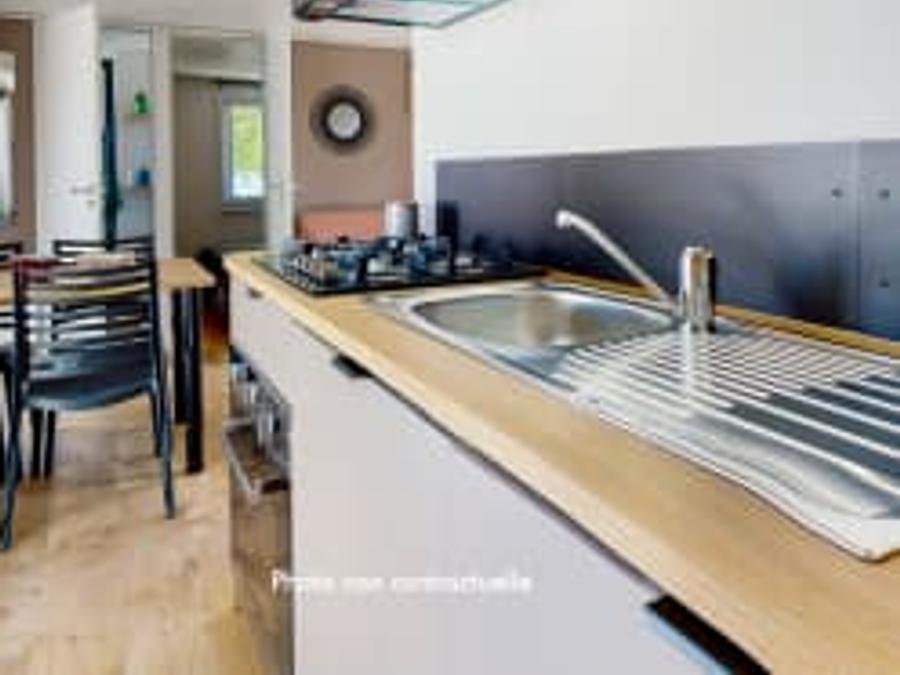 Camping Pas Cher vous présente avec son site Officiel campingpascher.fr, le Camping Siblu Les Pierres Couchées - Funpass Inclus classé 4 étoiles, situé sur la commune de Saint Brevin Les Pins dans le département Loire-atlantique (Pays De La Loire) en France. Le camping Siblu Les Pierres Couchées - Funpass Inclus, vous présente un hébergement de type mobil-home. Le camping Siblu Les Pierres Couchées - Funpass Inclus vous proposeun séjour PAS CHER avec une REMISEdu vendredi 19 juin au vendredi 26 juin 2026, en promotion à -30% pour 7 nuits à 269,50 € au lieu de 385,0 € soit une Économie de 115,50 €. Cette location propose 34 dates différentes pour réserver votre séjour. Découvrez également les 7 autres gammes d'hébergements du camping. Les Avis clients pour le Camping Siblu Les Pierres Couchées - Funpass Inclus sont excellents avec une note moyenne de 8 sur 10. Piscine chauffée, Piscine extérieure, Animations familiales, Club enfants, Aire de jeux enfants, Court de tennis, Parcours sportif, Ping-pong, Piscine, Pétanque, Salle de jeux vidéo, Surf, Terrain de volley-ball, Terrain multisports, kiteSurf, Bar, Boulangerie, Dépôt de pain, Plats à emporter, Restaurant, Snack/Bar, Épicerie,... En savoir plus : cliquez-ICI.