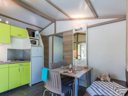 Cliquez pour découvrir toutes les photos de l'HÉBERGEMENT ! chalet - camping Le Soleil De La Méditerranée photo 2