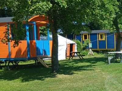 Cliquez pour découvrir toutes les photos de l'HÉBERGEMENT ! hébergement insolite - Les Dis Village Insolite photo 3