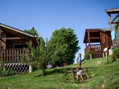 Cliquez pour découvrir toutes les photos de l'HÉBERGEMENT ! chalet - Domaine Vallée Du Tarn photo 2
