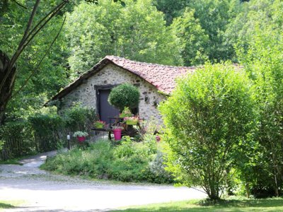 Cliquez pour découvrir toutes les photos de l'ÉTABLISSEMENT ! camping Moulin De Chaules photo 17