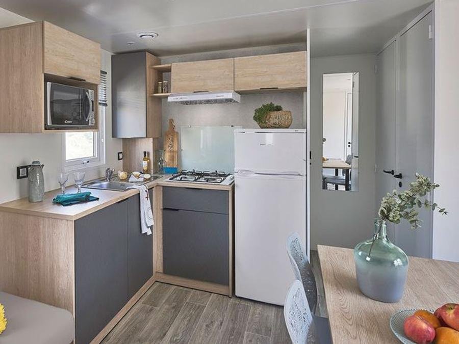 Camping Pas Cher vous présente avec son site Officiel campingpascher.fr, le Camping De L'Ile classé 3 étoiles, situé sur la commune de Saint Crepin dans le département Hautes-alpes (Provence Alpes Côte D'azur) en France. Le camping De L'Ile vous propose un hébergement de type mobil-home. L'établissement vous propose 6 autres types d'hébergements. Découvrez tous nos séjours à petits prix dans la commune et aux alentours de Saint Crepin du département : Hautes-alpes (Provence Alpes Côte D'azur). Les Avis clients pour le Camping De L'Ile sont excellents avec une note moyenne de 10 sur 10. Piscine chauffée, Piscine extérieure, Aire de jeux enfants, Canoë-kayak, Court de tennis, Cyclisme, Escalade, Ping-pong, Pétanque, Randonnée, Terrain de football, Terrain de volley-ball, Voile, Bar, Boulangerie, Bureau de tabac, Dépôt de pain, Pizzeria, Restaurant, Supermarché, Épicerie,... En savoir plus : cliquez-ICI.