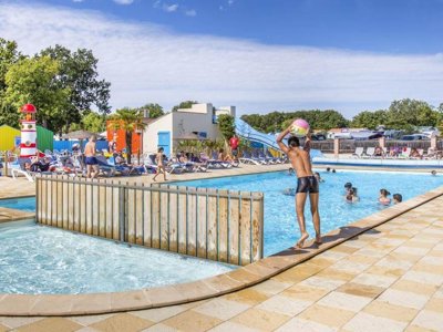 Cliquez pour découvrir toutes les photos de l'ÉTABLISSEMENT ! camping Domaine D'Oléron photo 2