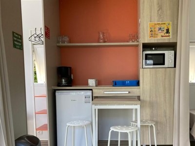 Cliquez pour découvrir toutes les photos de l'HÉBERGEMENT ! bungalow toilé - Bleu Mer photo 4