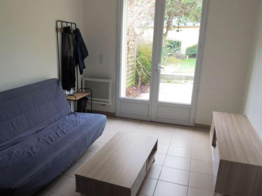 Camping Pas Cher vous présente avec son site Officiel campingpascher.fr, le Camping Domaine Des Pins classé 4 étoiles, situé sur la commune de Saint Hilaire De Riez dans le département Vendée (Pays De La Loire) en France. Le camping Domaine Des Pins vous propose un hébergement de type appartement de 38 m² pour 6 personnes (télévision). L'établissement vous propose 32 autres types d'hébergements. Découvrez tous nos séjours à petits prix dans la commune et aux alentours de Saint Hilaire De Riez du département : Vendée (Pays De La Loire). Les Avis clients pour le Camping Domaine Des Pins sont de 7 sur 10. Piscine couverte, Piscine extérieure, Animations familiales, Club ados, Club enfants, Aire de jeux enfants, Baby-foot, Canoë-kayak, Centre équestre, Cyclisme, Golf, Ping-pong, Plongée, Pétanque, Randonnée, Surf, Voile, Bar, Plats à emporter,... En savoir plus : cliquez-ICI.