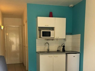 Cliquez pour découvrir toutes les photos de l'HÉBERGEMENT ! studio - Domaine Des Pins photo 2