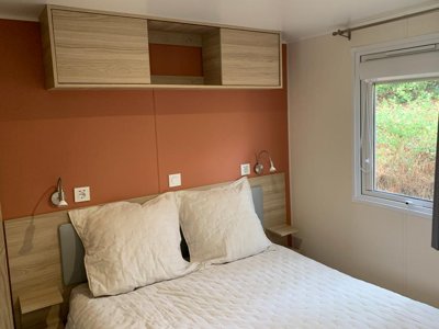 Cliquez pour découvrir toutes les photos de l'HÉBERGEMENT ! mobil-home - Domaine Des Pins photo 4