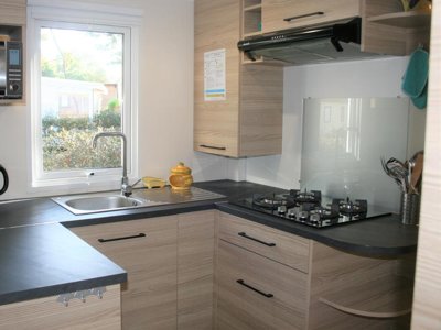 Cliquez pour découvrir toutes les photos de l'HÉBERGEMENT ! mobil-home - Domaine Des Pins photo 3
