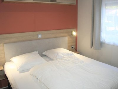 Cliquez pour découvrir toutes les photos de l'HÉBERGEMENT ! mobil-home - Domaine Des Pins photo 4
