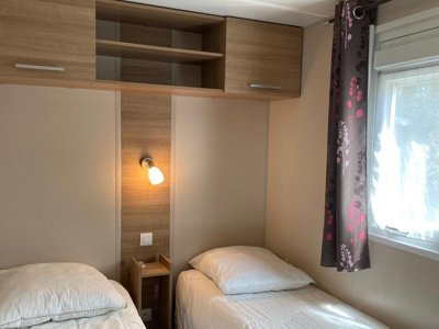 Cliquez pour découvrir toutes les photos de l'HÉBERGEMENT ! mobil-home - Domaine Des Pins photo 6