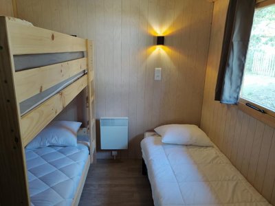 Cliquez pour découvrir toutes les photos de l'HÉBERGEMENT ! chalet - Domaine Des Pins photo 6