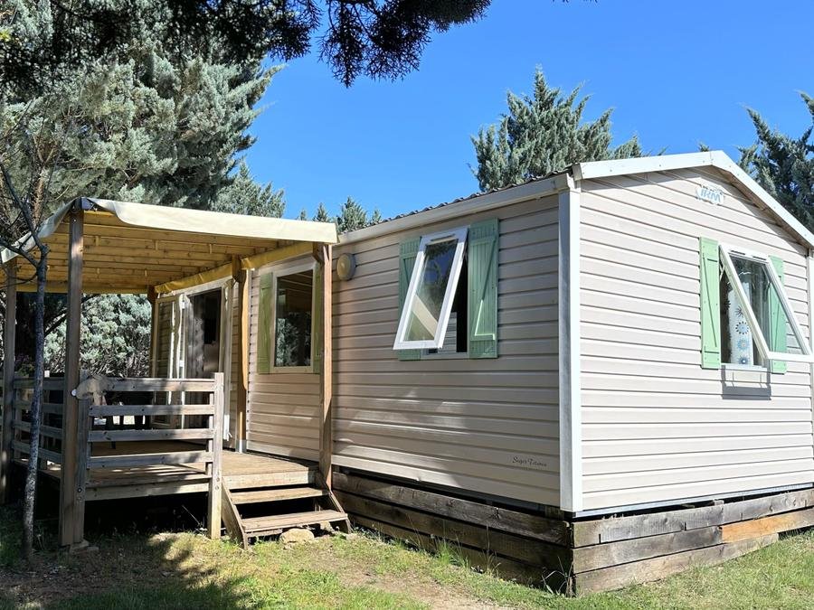 Camping Pas Cher vous présente avec son site Officiel campingpascher.fr, le Camping Les Cigales classé 2 étoiles, situé sur la commune de Garde Colombe dans le département Hautes-alpes (Provence Alpes Côte D'azur) en France. Le camping Les Cigales, vous présente un hébergement de type mobil-home avec climatisation et télévision. Le camping Les Cigales vous propose du sam. 20 juin au sam. 27 juin 2026, en promotion à -20% pour 7 nuits à 328 € au lieu de 410,0 € soit une Économie de 82 €. Cette location propose 18 dates différentes pour réserver votre séjour. Découvrez également les 7 autres gammes d'hébergements du camping. Les Avis clients pour le Camping Les Cigales sont excellents avec une note moyenne de 8 sur 10. Rivière, Piscine extérieure, Animations familiales, Aire de jeux enfants, Canoë-kayak, Ping-pong, Pétanque, Randonnée, Terrain de badminton, Terrain de beach-volley, Terrain de football, Terrain multisports, Trampoline, Bar, Dépôt de pain, Snack/Bar,... En savoir plus : cliquez-ICI.