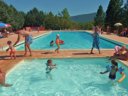 Camping Pas Cher vous présente avec son site Officiel campingpascher.fr, le Camping Les Cigales classé 2 étoiles, situé sur la commune de Garde Colombe dans le département Hautes-alpes (Provence Alpes Côte D'azur) en France. Le camping Les Cigales, vous présente un hébergement de type mobil-home avec climatisation et télévision. Le camping Les Cigales vous propose du sam. 20 juin au sam. 27 juin 2026, en promotion à -20% pour 7 nuits à 480 € au lieu de 600,0 € soit une Économie de 120 €. Cette location propose 19 dates différentes pour réserver votre séjour. Découvrez également les 7 autres gammes d'hébergements du camping. Les Avis clients pour le Camping Les Cigales sont excellents avec une note moyenne de 8 sur 10. Rivière, Piscine extérieure, Animations familiales, Aire de jeux enfants, Canoë-kayak, Ping-pong, Pétanque, Randonnée, Terrain de badminton, Terrain de beach-volley, Terrain de football, Terrain multisports, Trampoline, Bar, Dépôt de pain, Snack/Bar,... En savoir plus : cliquez-ICI.