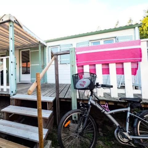 Cliquez pour découvrir toutes les photos de l'HÉBERGEMENT ! mobilhome - La Parée Du Both photo 2