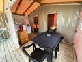 Cliquez pour découvrir toutes les photos de l'HÉBERGEMENT ! tente toile et bois - établissement La Parée Du Both photo 5