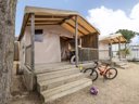 Cliquez pour découvrir toutes les photos de l'HÉBERGEMENT ! tente toile et bois - établissement La Parée Du Both photo 6
