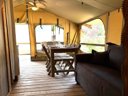 Cliquez pour découvrir toutes les photos de l'HÉBERGEMENT ! tente en toile et bois - camping Kabana Village photo 3
