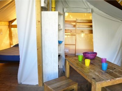 Cliquez pour découvrir toutes les photos de l'HÉBERGEMENT ! bungalow toilé - Riez à La Vie photo 2