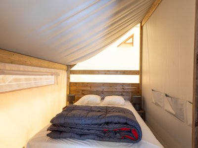 Cliquez pour découvrir toutes les photos de l'HÉBERGEMENT ! tente toile et bois - Ushuaïa Villages La Conge photo 7