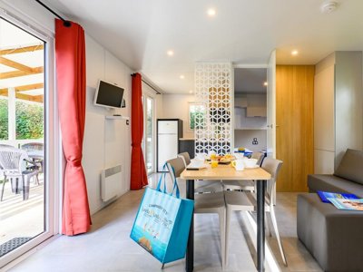 Cliquez pour découvrir toutes les photos de l'HÉBERGEMENT ! mobil-home - L'Abri Des Pins photo 2