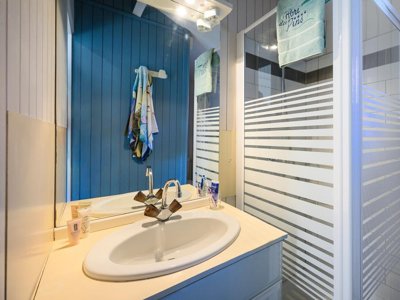 Cliquez pour découvrir toutes les photos de l'HÉBERGEMENT ! chalet - L'Abri Des Pins photo 5