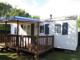 Camping Pas Cher vous présente avec son site Officiel campingpascher.fr, le Camping Le Both D'Orouet classé 3 étoiles, situé sur la commune de Saint Jean De Monts dans le département Vendée (Pays De La Loire) en France. Le camping Le Both D'Orouet, vous présente un hébergement de type mobil-home de 25 m². Le camping Le Both D'Orouet vous propose du lundi 25 mai au lundi 01 juin 2026 pour 7 nuits à 260€. Cette location propose 139 dates différentes pour réserver votre séjour. Découvrez également les 15 autres gammes d'hébergements du camping. Les Avis clients pour le Camping Le Both D'Orouet sont excellents avec une note moyenne de 8 sur 10. Piscine chauffée, Piscine extérieure, Animations familiales, Club enfants, Aire de jeux enfants, Centre équestre, Golf, Parcours sportif, Pétanque, Structure gonflable enfants, Terrain multisports, Food truck, Snack/Bar, Épicerie,... En savoir plus : cliquez-ICI.